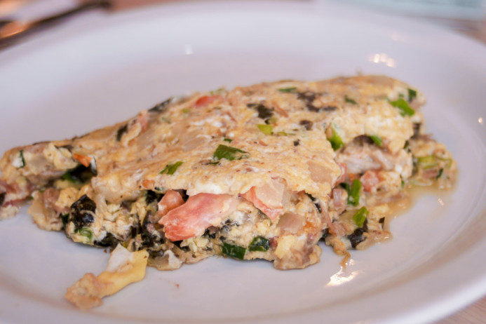 Spinach & Tomato Omelet