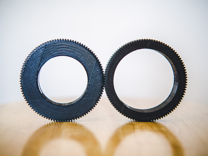 Gears for different lenses with the same outer diameter