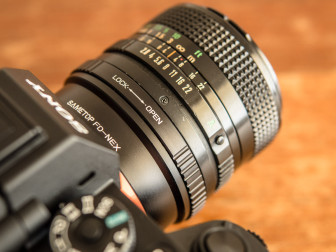 Clickless Aperture adjustment ring