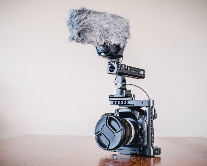 Rode Videomic Pro mounted on NATO Handle's cold shoe