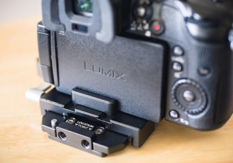 Anti-twist block stops LCD articulation