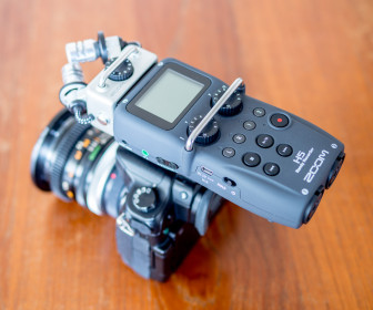 Zoom H5 on camera's hot shoe